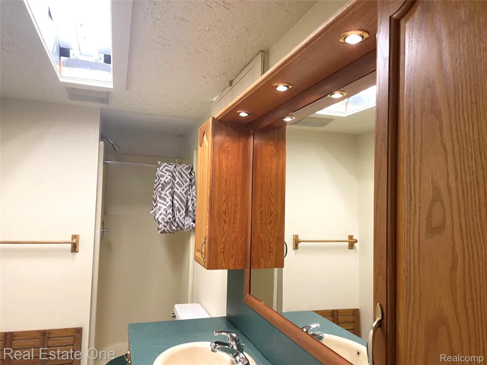 1910 Harwood Drive Oxford Charter Township, MI 48371