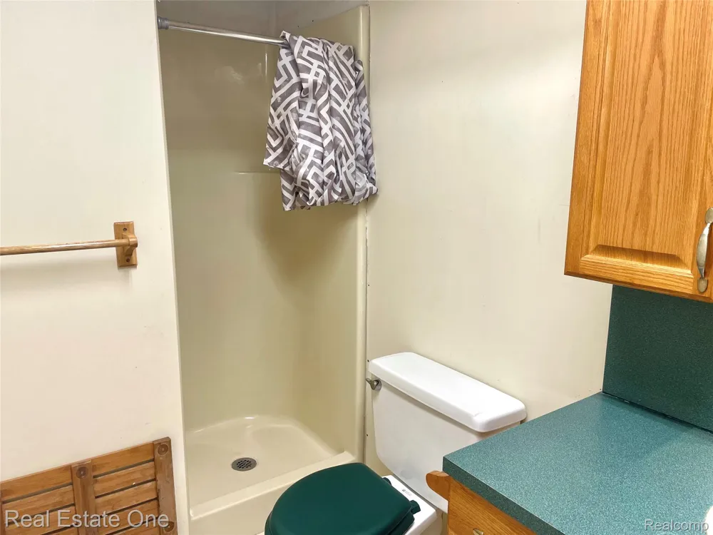 1910 Harwood Drive Oxford Charter Township, MI 48371