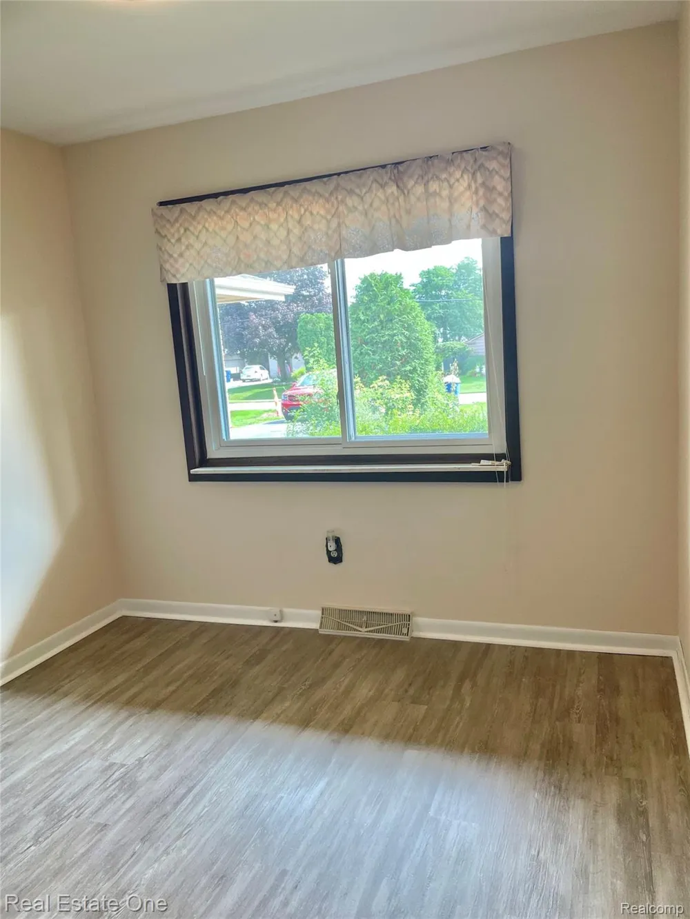 1910 Harwood Drive Oxford Charter Township, MI 48371