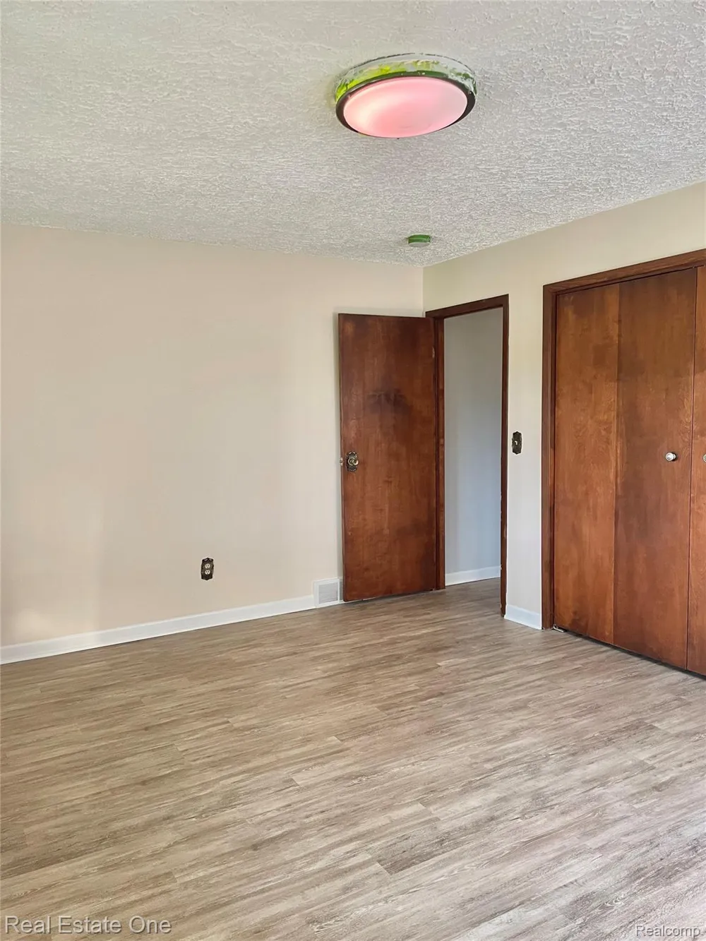 1910 Harwood Drive Oxford Charter Township, MI 48371