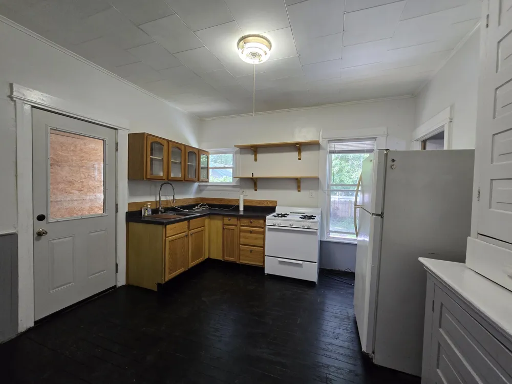 502 S Elm Avenue Jackson City, MI 49203