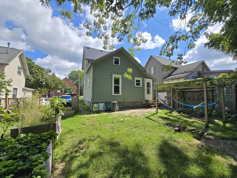 502 S Elm Avenue Jackson City, MI 49203