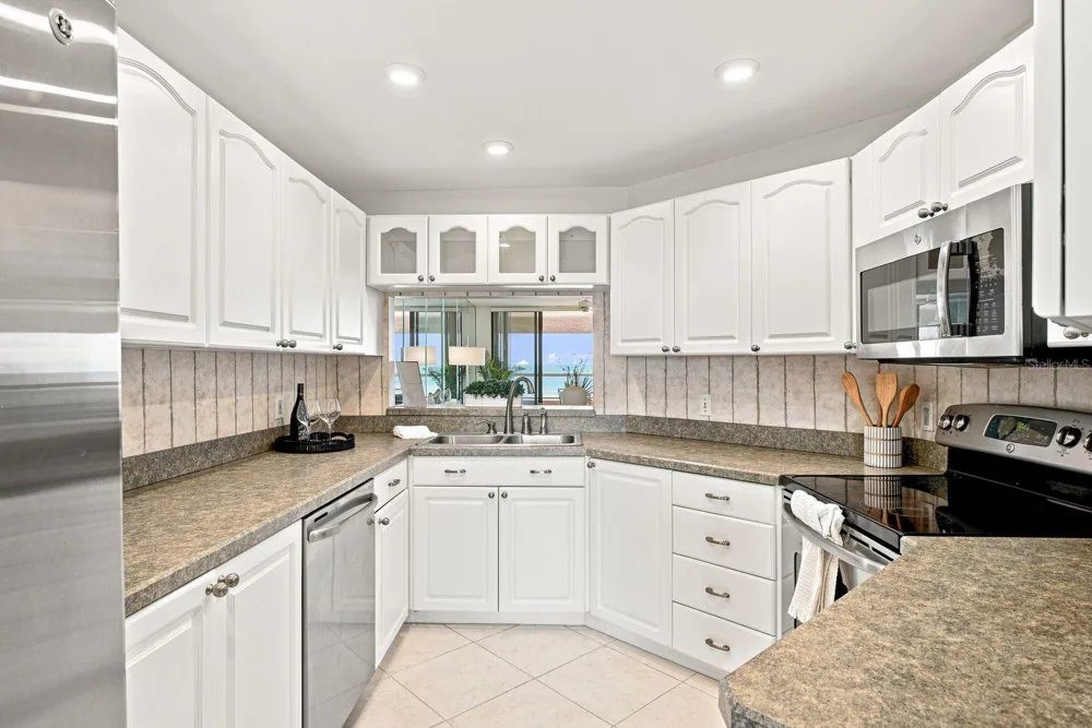 1310 GULF BOULEVARD #4D Clearwater Beach, FL 33767