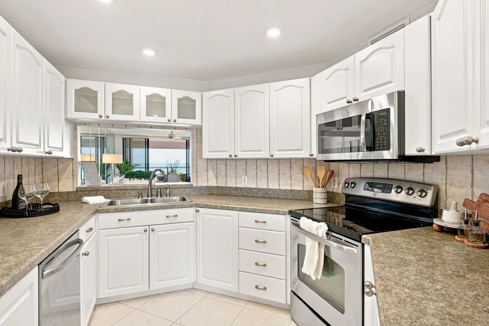1310 GULF BOULEVARD #4D Clearwater Beach, FL 33767
