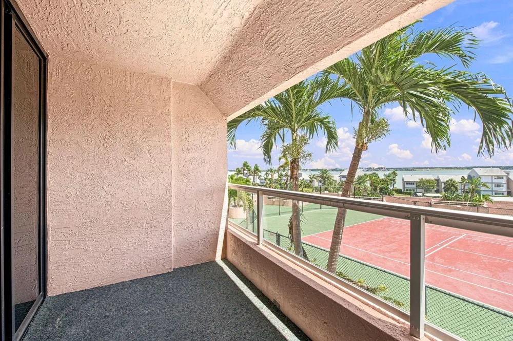 1310 GULF BOULEVARD #4D Clearwater Beach, FL 33767
