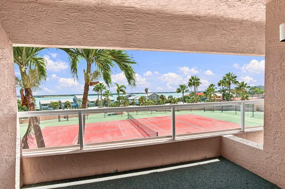 1310 GULF BOULEVARD #4D Clearwater Beach, FL 33767