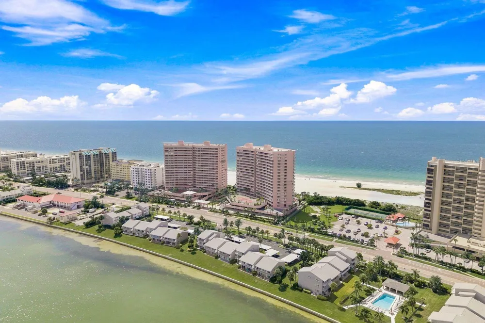 1310 GULF BOULEVARD #4D Clearwater Beach, FL 33767