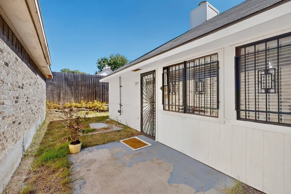 9627 Kerrville Street Dallas, TX 75227