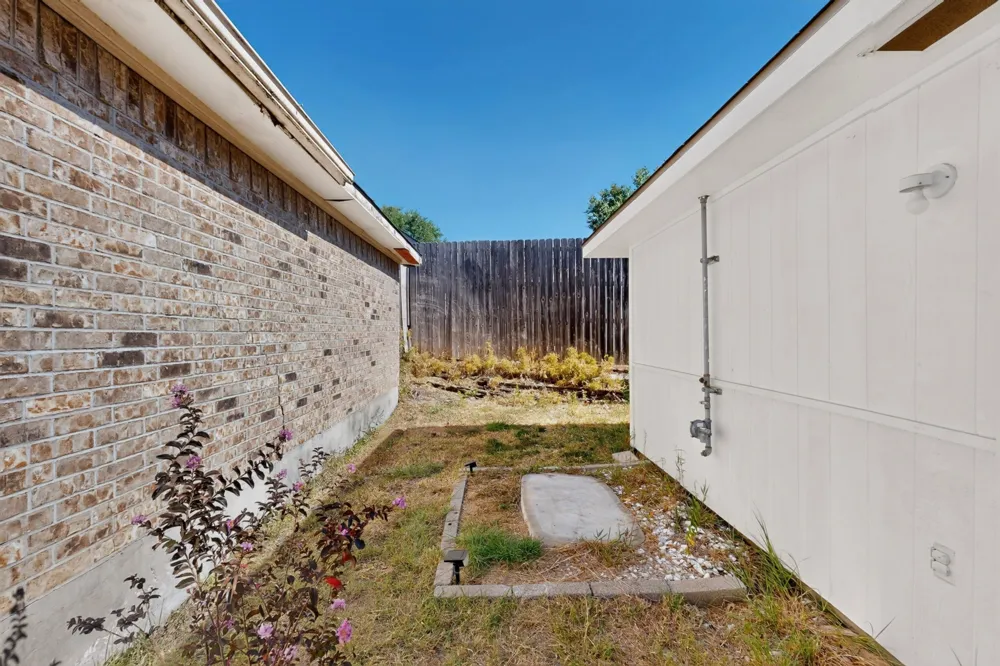 9627 Kerrville Street Dallas, TX 75227
