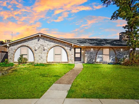 3215 Rockne Lane