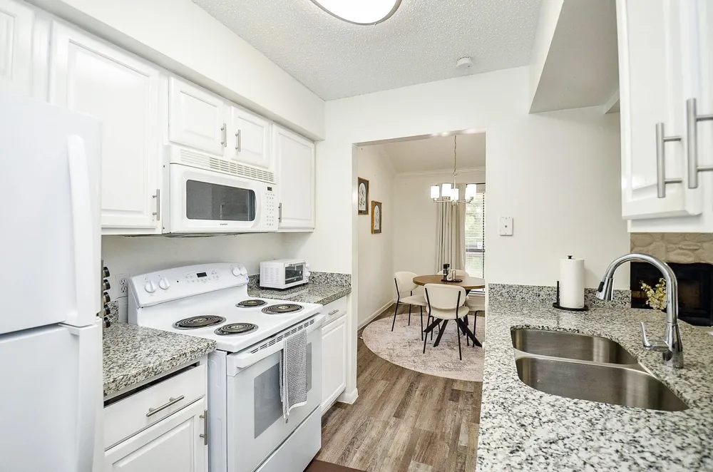 17401 Red Oak Drive #64 Houston, TX 77090