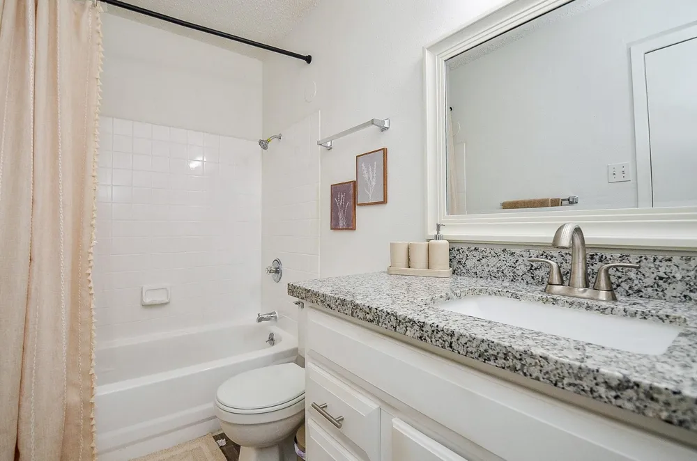 17401 Red Oak Drive #64 Houston, TX 77090
