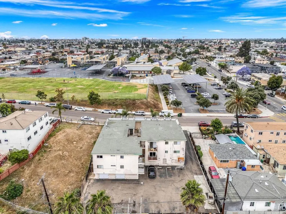 4161 Winona Avenue San Diego, CA 92105