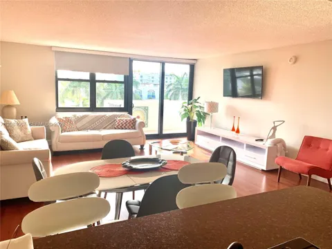10101 E Bay Harbor Dr #401