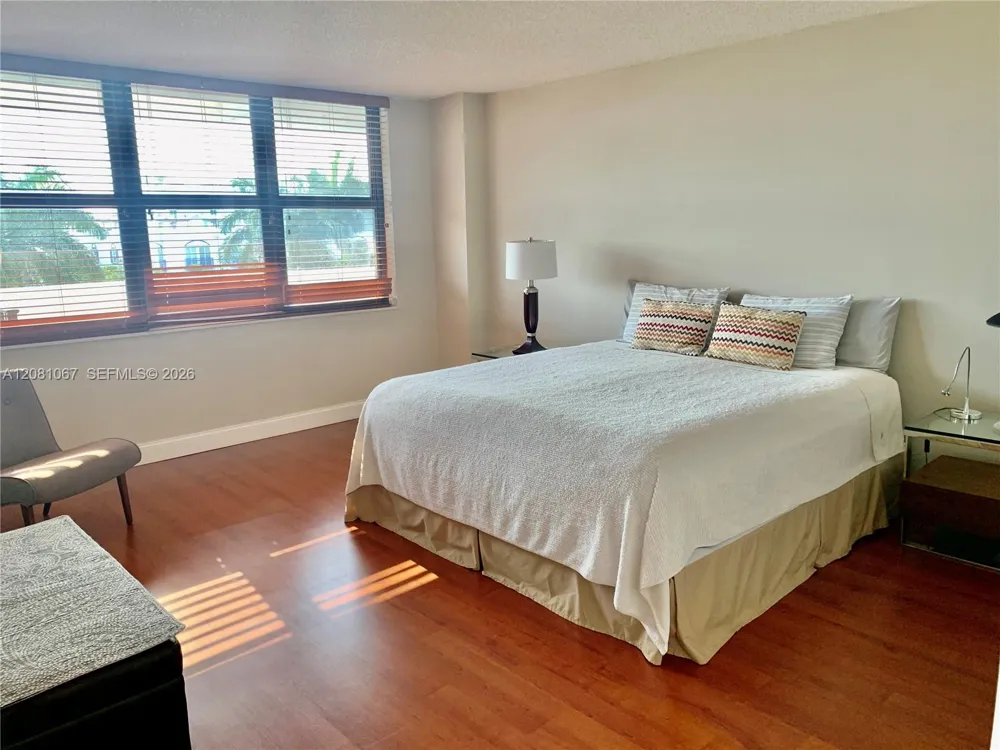 10101 E Bay Harbor Dr #401 Bay Harbor Islands, FL 33154