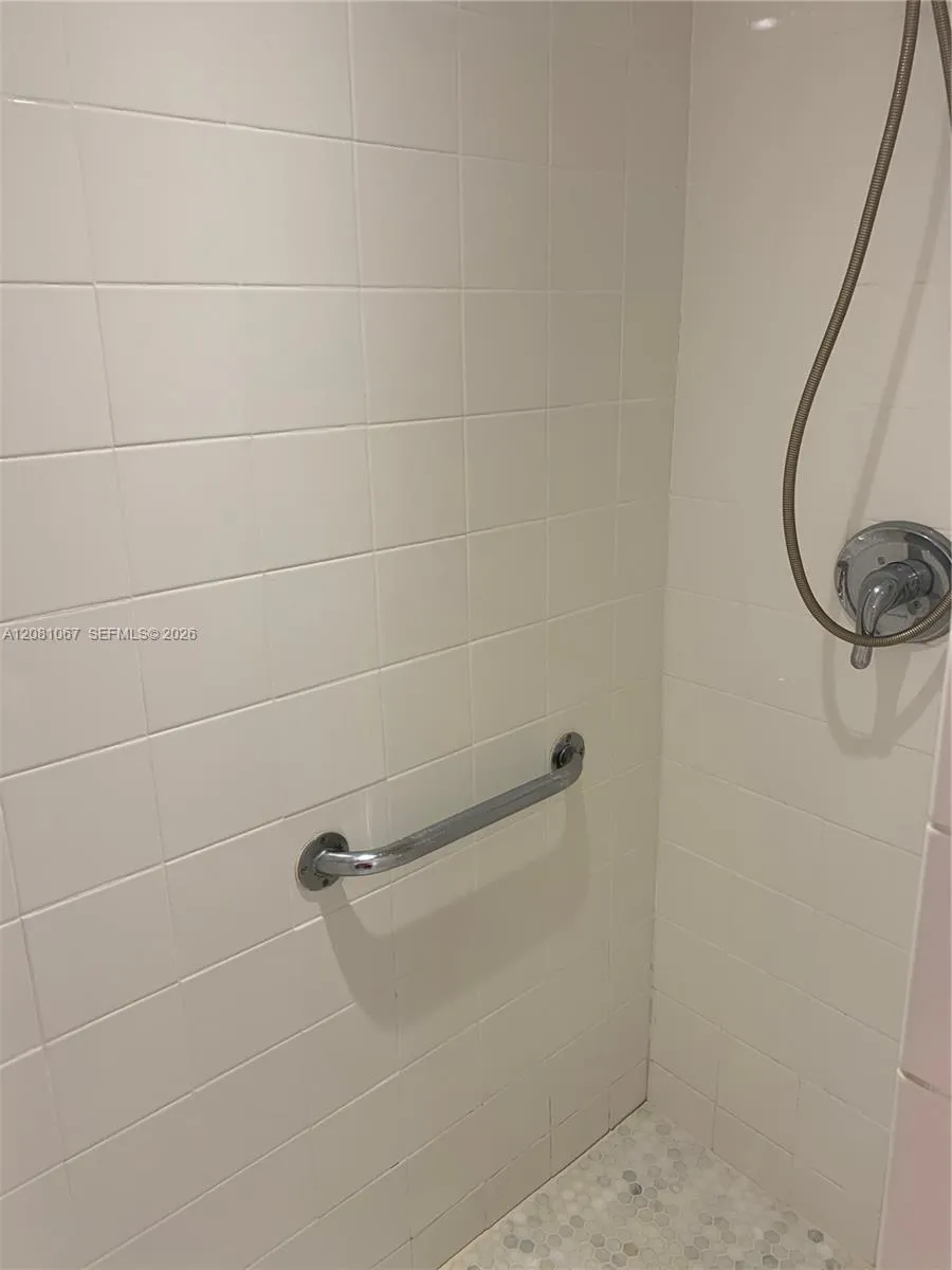 10101 E Bay Harbor Dr #401 Bay Harbor Islands, FL 33154
