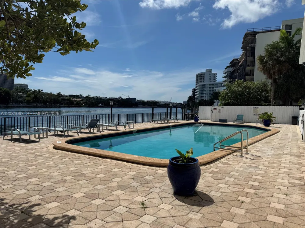 10101 E Bay Harbor Dr #401 Bay Harbor Islands, FL 33154