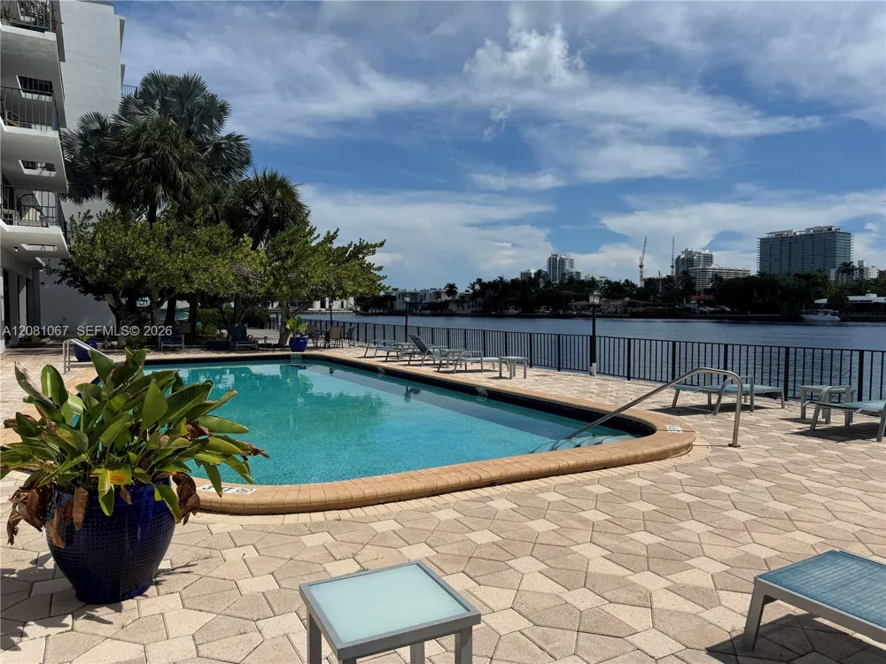 10101 E Bay Harbor Dr #401 Bay Harbor Islands, FL 33154