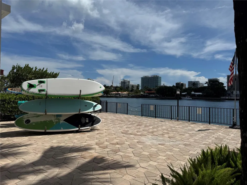 10101 E Bay Harbor Dr #401 Bay Harbor Islands, FL 33154