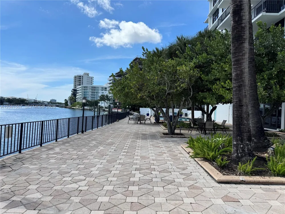 10101 E Bay Harbor Dr #401 Bay Harbor Islands, FL 33154