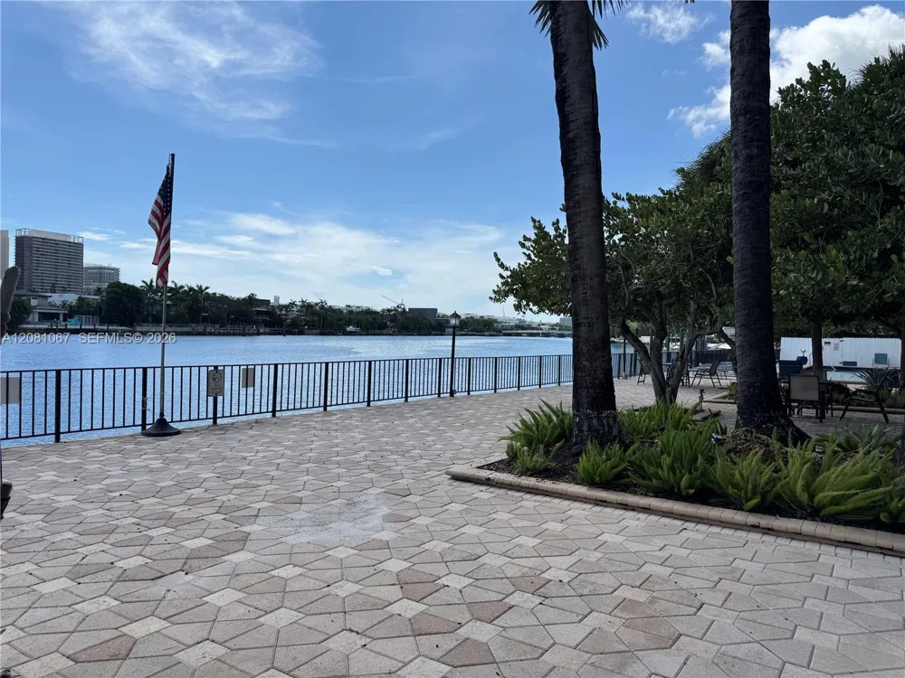 10101 E Bay Harbor Dr #401 Bay Harbor Islands, FL 33154