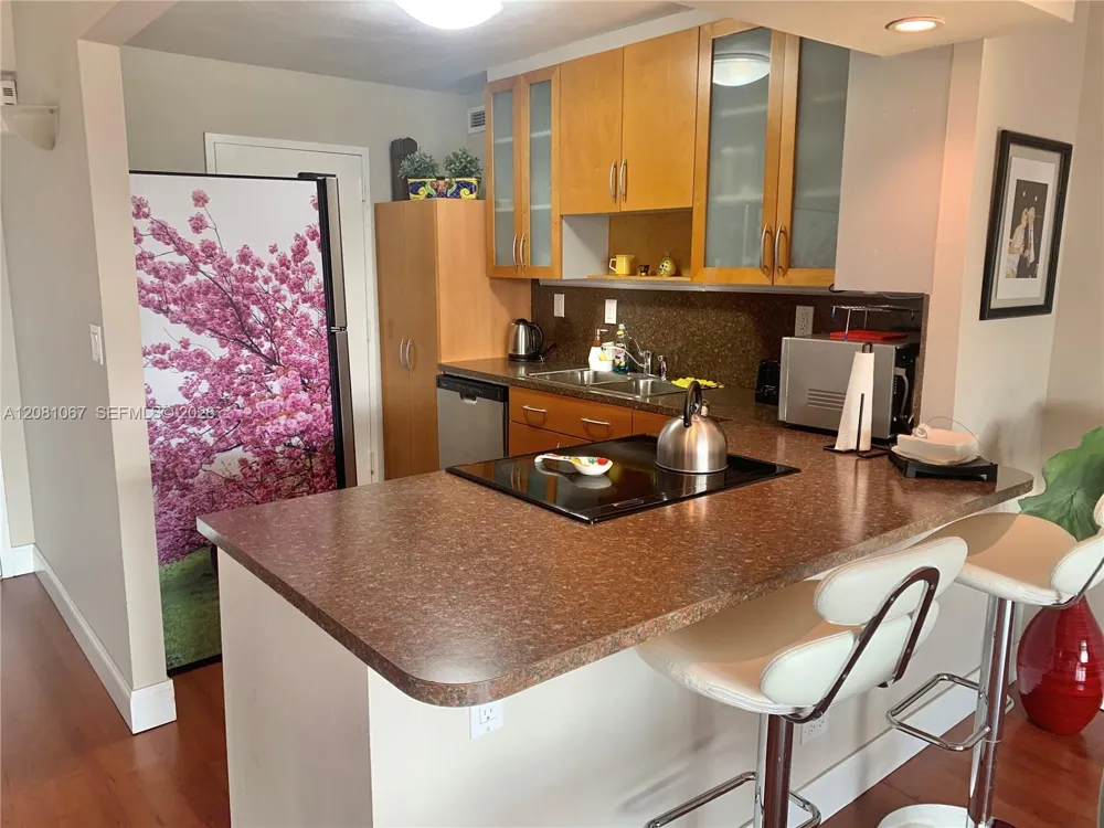 10101 E Bay Harbor Dr #401 Bay Harbor Islands, FL 33154