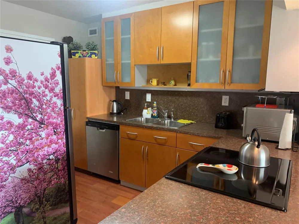 10101 E Bay Harbor Dr #401 Bay Harbor Islands, FL 33154