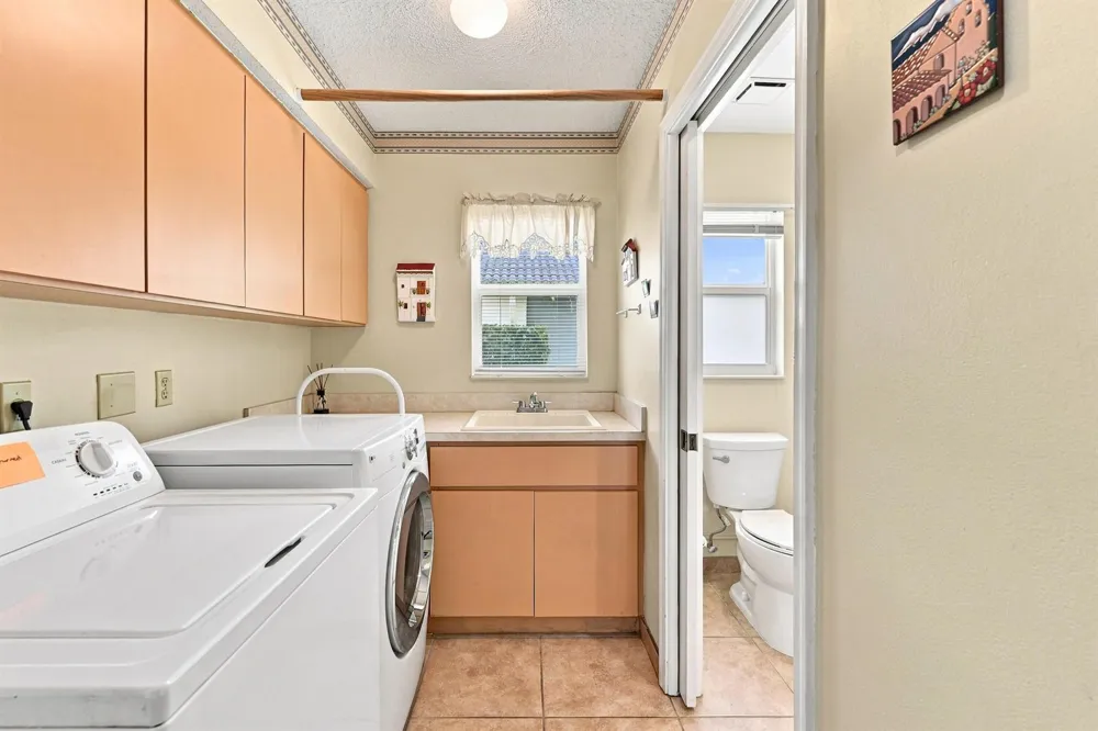 2111 NW 86TH WAY Coral Springs, FL 33071
