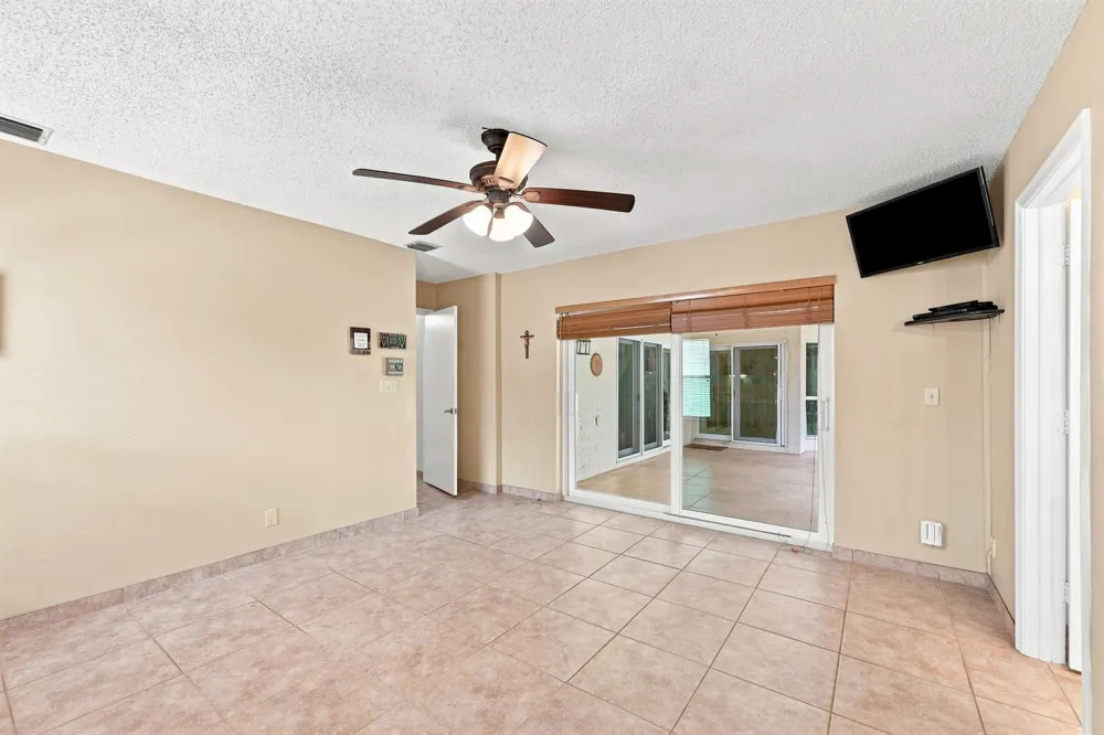 2111 NW 86TH WAY Coral Springs, FL 33071