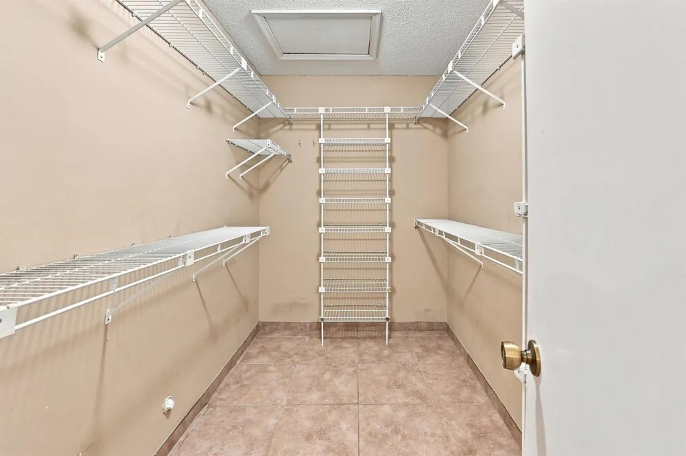 2111 NW 86TH WAY Coral Springs, FL 33071