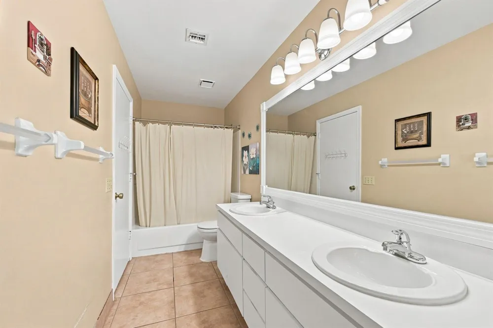 2111 NW 86TH WAY Coral Springs, FL 33071