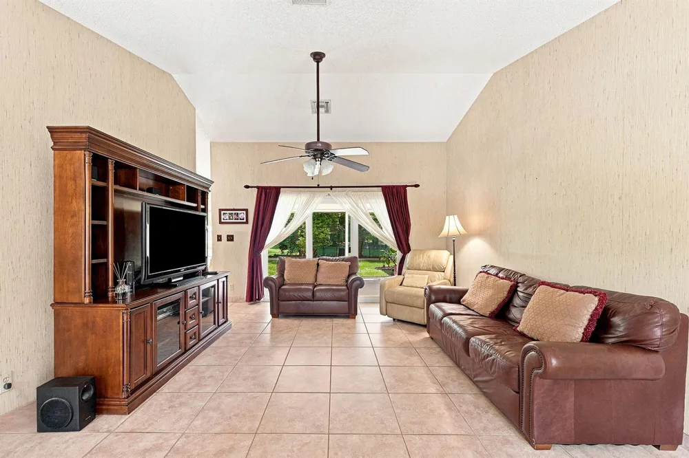 2111 NW 86TH WAY Coral Springs, FL 33071