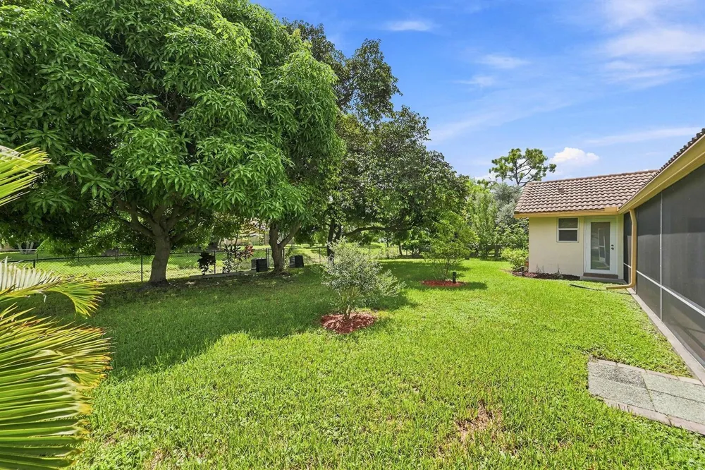 2111 NW 86TH WAY Coral Springs, FL 33071