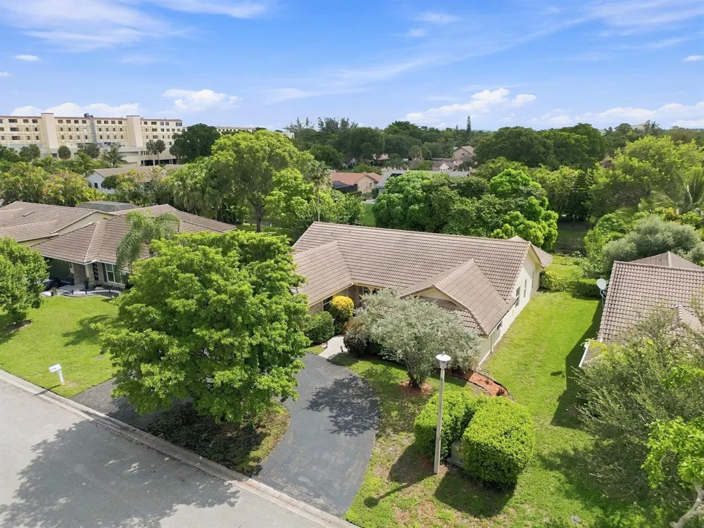 2111 NW 86TH WAY Coral Springs, FL 33071