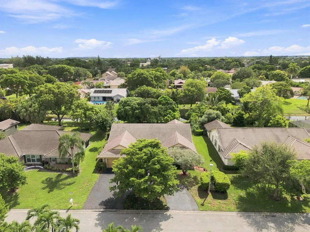 2111 NW 86TH WAY Coral Springs, FL 33071