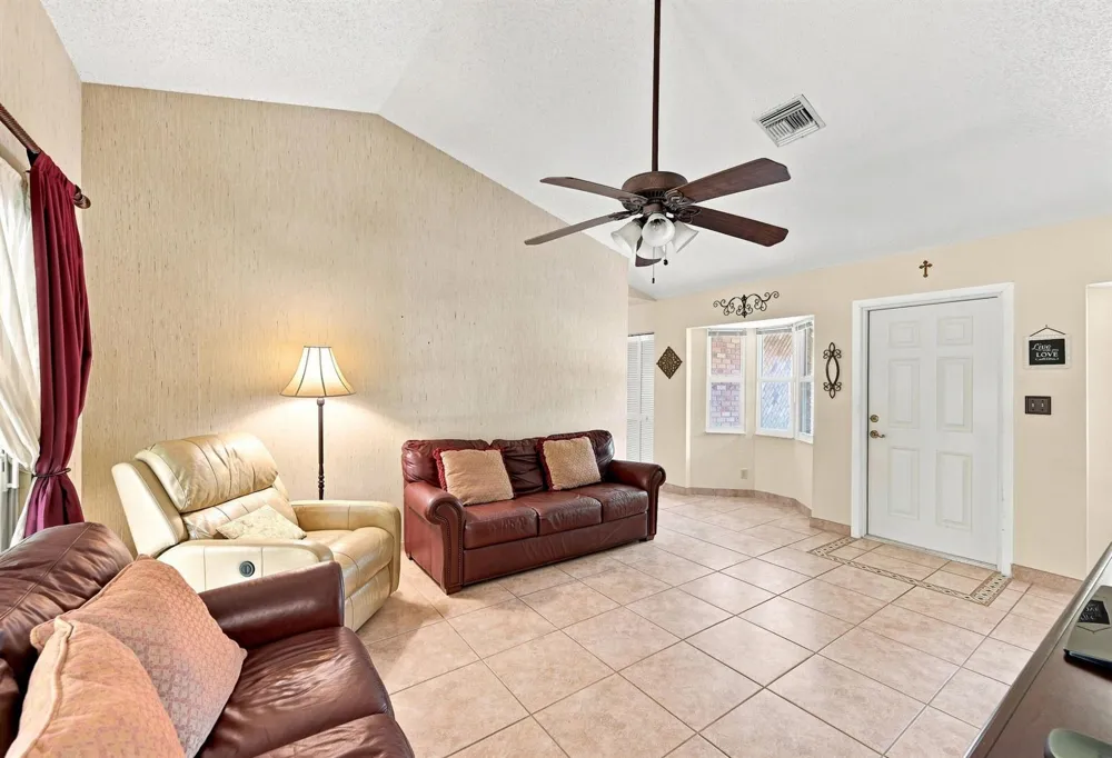 2111 NW 86TH WAY Coral Springs, FL 33071