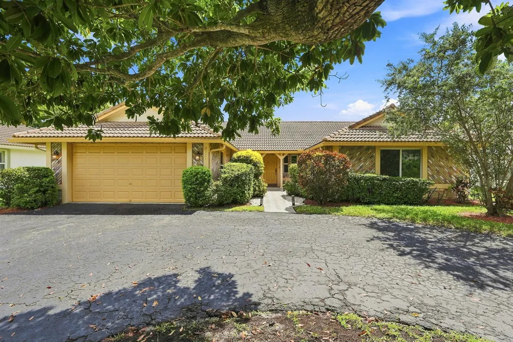 2111 NW 86TH WAY Coral Springs, FL 33071