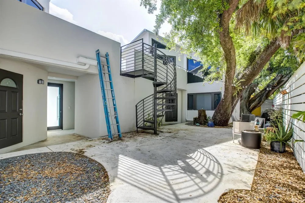 800 SW 4th Street #2 Fort Lauderdale, FL 33315