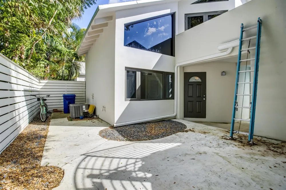800 SW 4th Street #2 Fort Lauderdale, FL 33315
