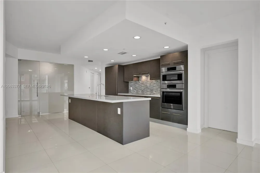 7825 NW 107th Ave #411 Doral, FL 33178