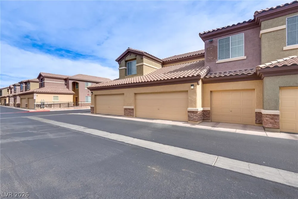 6868 Sky Pointe Drive #1051 Las Vegas, NV 89131