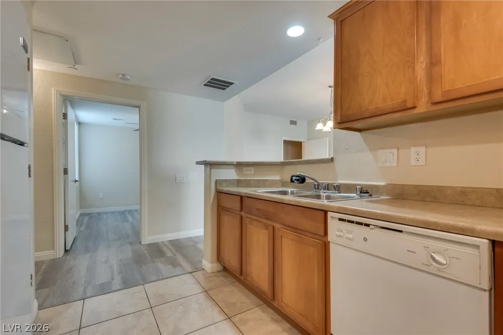 6868 Sky Pointe Drive #1051 Las Vegas, NV 89131