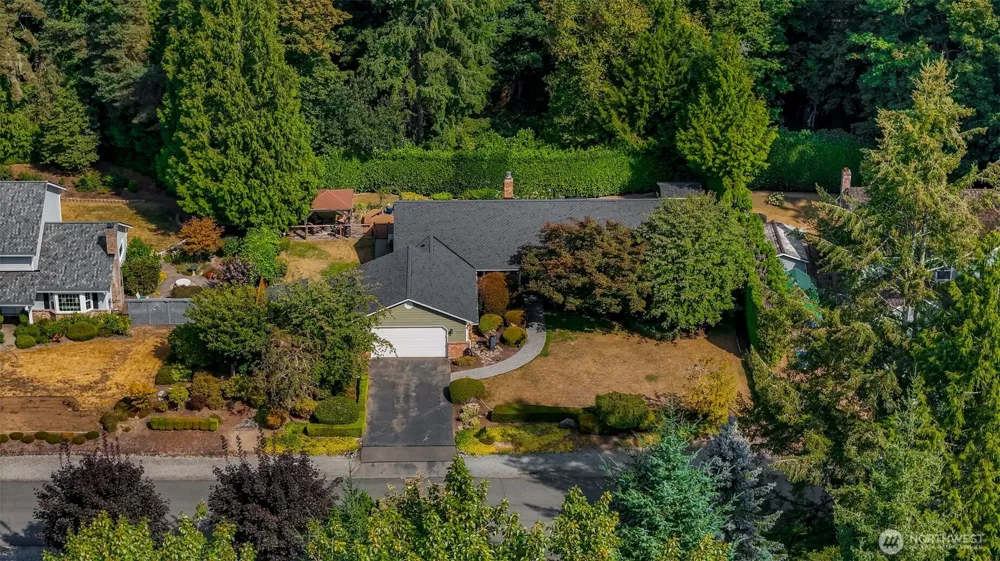 24124 NE 6th Place Sammamish, WA 98074