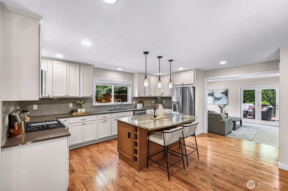 24124 NE 6th Place Sammamish, WA 98074
