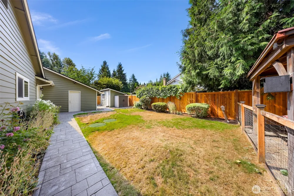 24124 NE 6th Place Sammamish, WA 98074
