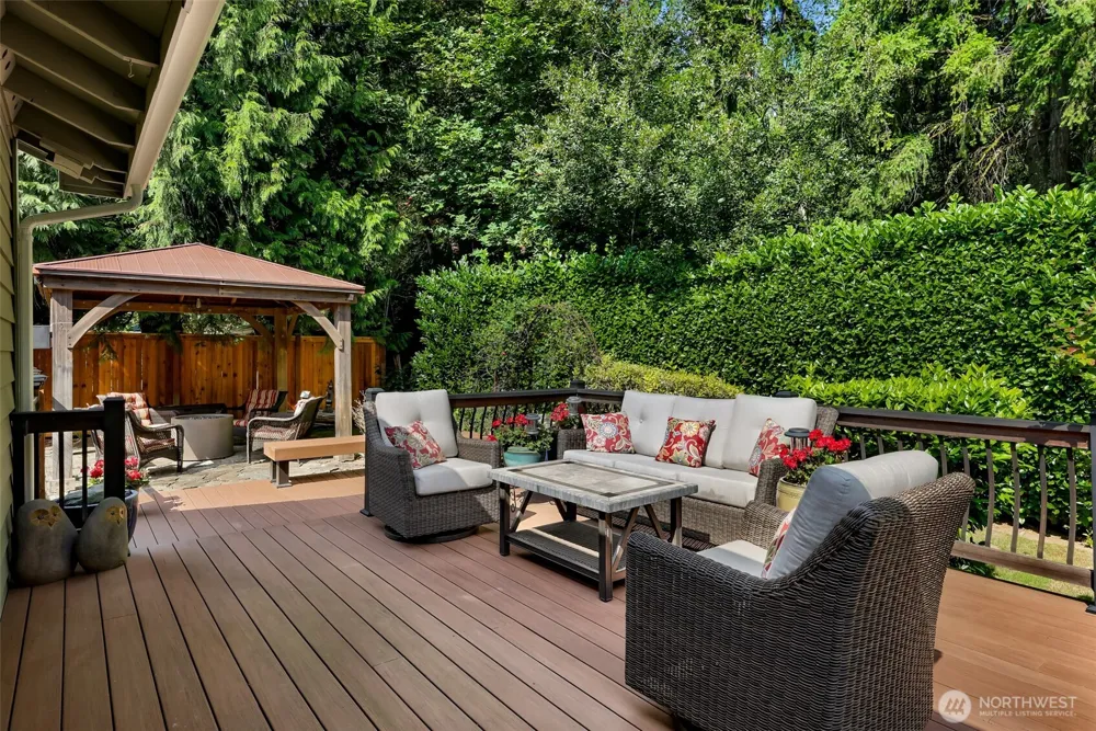 24124 NE 6th Place Sammamish, WA 98074