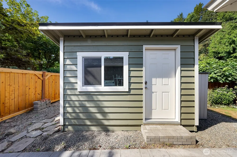 24124 NE 6th Place Sammamish, WA 98074