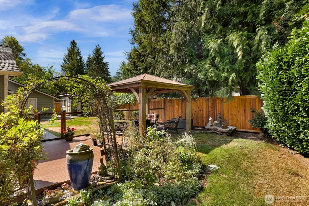 24124 NE 6th Place Sammamish, WA 98074