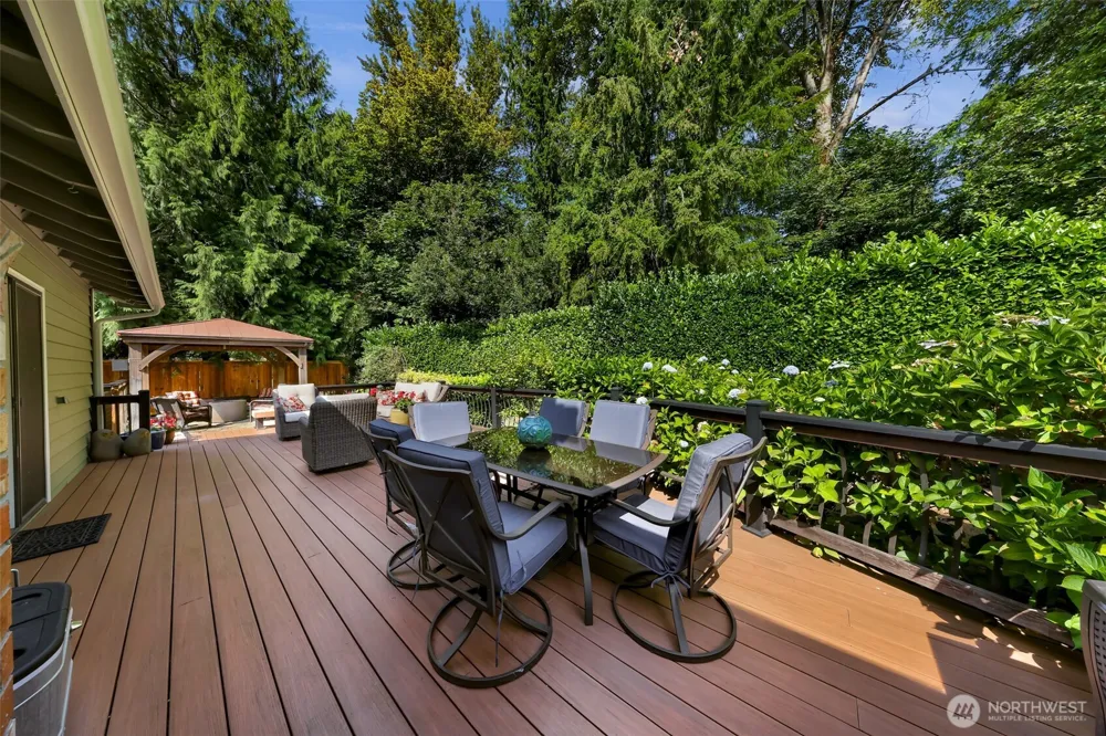 24124 NE 6th Place Sammamish, WA 98074