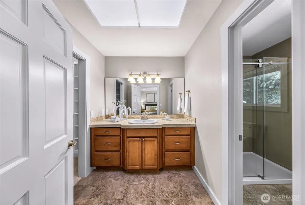 24124 NE 6th Place Sammamish, WA 98074